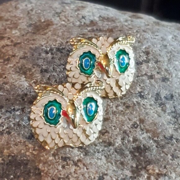 NEW Vintage Enameled Cream Green Gold Owl Earrings - Picture 3 of 8